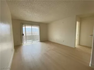 Photo #1: 2686152 Listing 