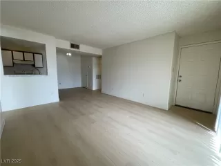 Photo #3: 2686152 Listing 