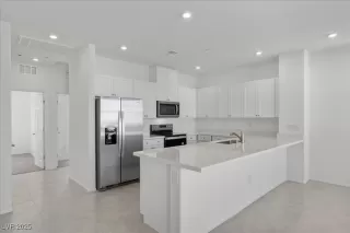 Photo #3: 2686153 Listing 