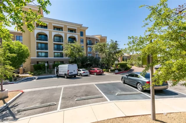 MLS: 2686160 Condo For Sale