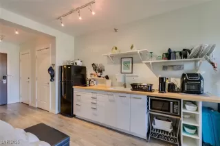 Photo #2: 2686160 Listing