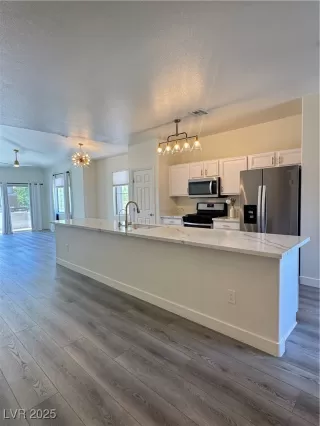 Photo #2: 2686255 Listing 