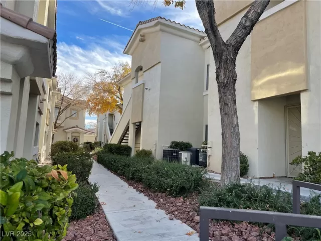 MLS: 2686272 Condo For Sale