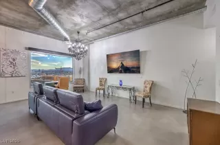 Photo #2: 2686288 Listing 