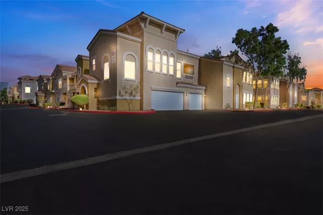 MLS: 2686292 Condo For Sale