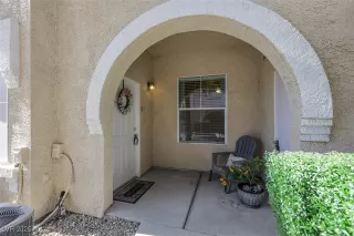 Photo #2: 2686292 Listing