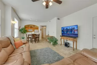 Photo #5: 2686292 Listing