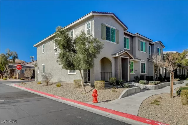 MLS: 2686302 Condo For Sale