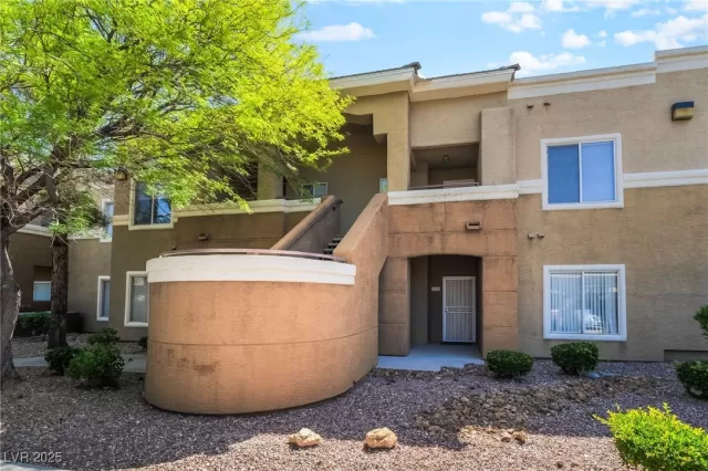 MLS: 2686306 Condo For Sale