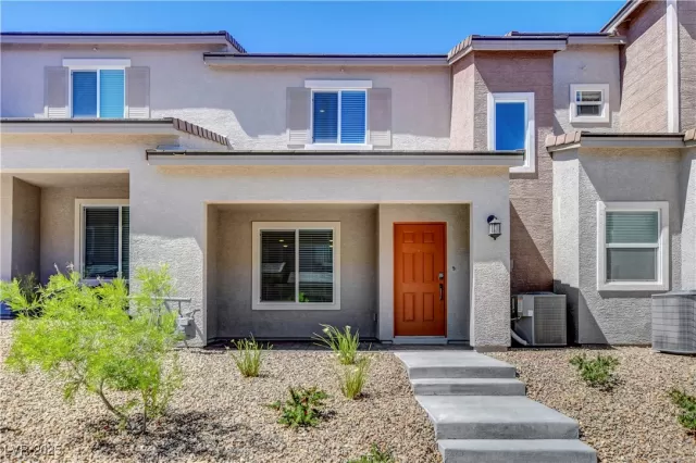 MLS: 2686310 Condo For Sale