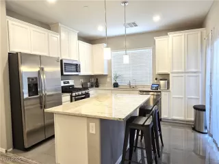 Photo #1: 2686356 Listing