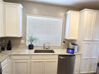 Photo #2: 2686356 Listing