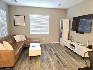 Photo #6: 2686356 Listing