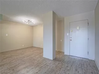 Photo #2: 2686388 Listing