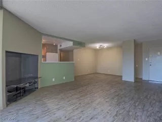 Photo #4: 2686388 Listing