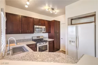 Photo #3: 2686414 Listing 