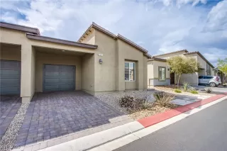 Photo #2: 2686436 Listing