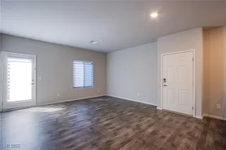 Photo #4: 2686436 Listing