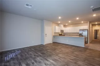 Photo #5: 2686436 Listing
