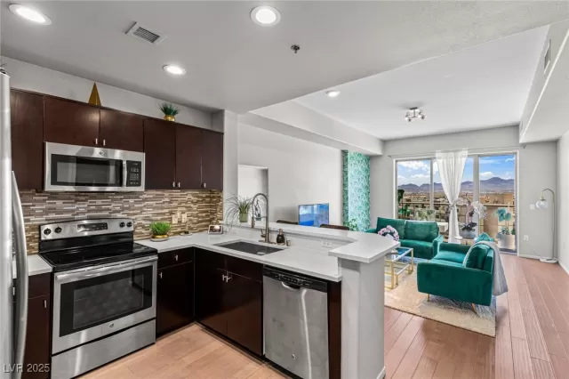 MLS: 2686437 Condo For Sale