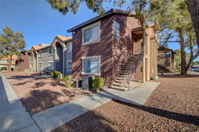 MLS: 2686486 Condo For Sale