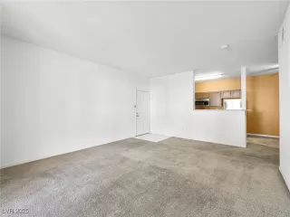 Photo #6: 2686502 Listing 