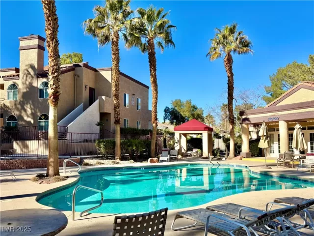 MLS: 2686516 Condo For Sale