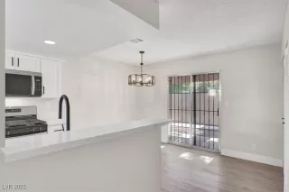 Photo #6: 2686522 Listing