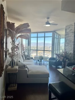 Photo #3: 2686525 Listing