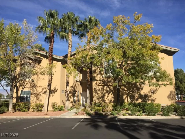 MLS: 2686541 Condo For Sale