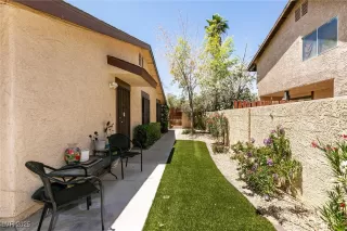 Photo #1: 2686546 Listing