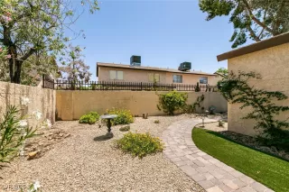 Photo #2: 2686546 Listing