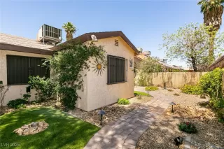 Photo #4: 2686546 Listing