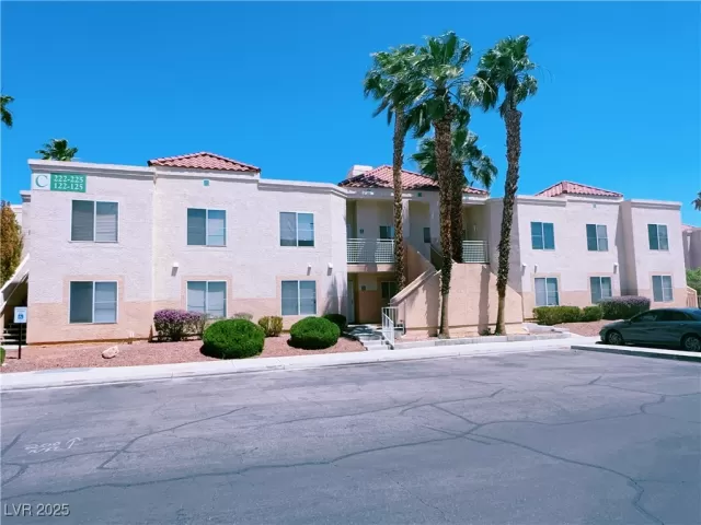 MLS: 2686578 Condo For Sale