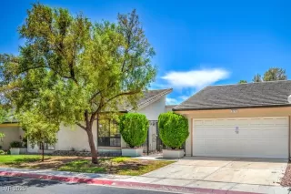 Photo #2: 2686580 Listing