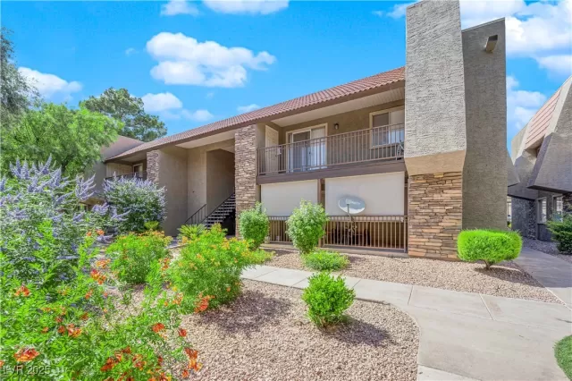 MLS: 2686598 Condo For Sale