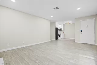 Photo #4: 2686655 Listing