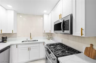 Photo #5: 2686655 Listing