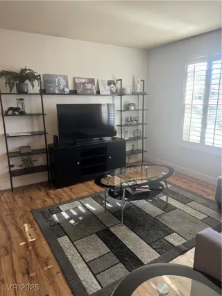 Photo #1: 2686657 Listing 