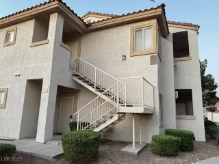 Photo #2: 2686659 Listing