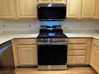 Photo #5: 2686659 Listing