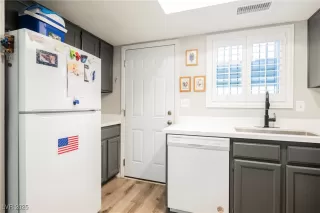 Photo #3: 2686662 Listing