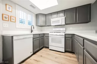 Photo #4: 2686662 Listing