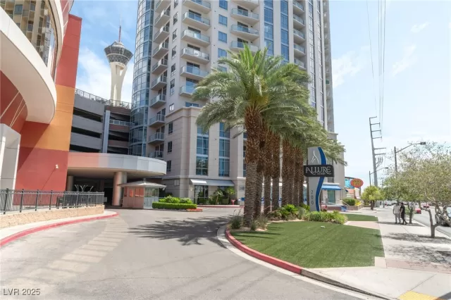 MLS: 2686687 Condo For Sale