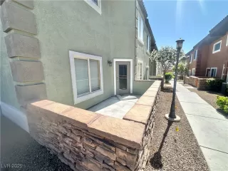 Photo #5: 2686726 Listing