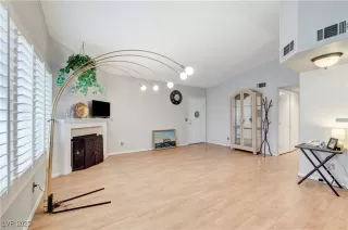 Photo #4: 2686728 Listing