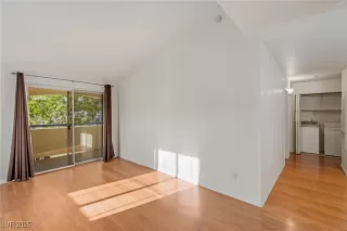 Photo #2: 2686745 Listing