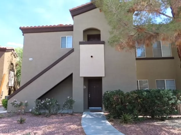 MLS: 2686750 Condo For Sale