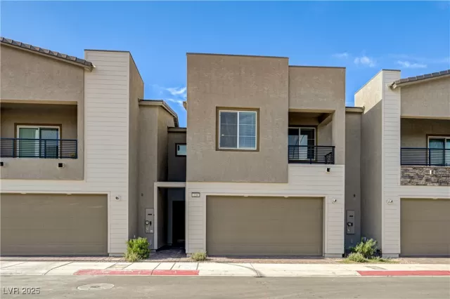 MLS: 2686805 Condo For Sale