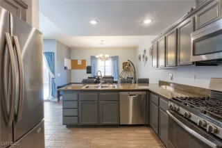 Photo #4: 2686861 Listing